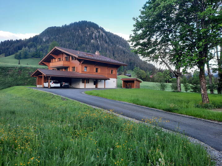 Chalet Kari, oeyetliweg, Gstaad  – Addor AG Gstaad